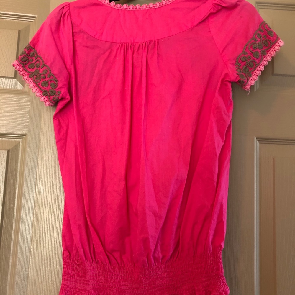 Cute Top. - Picture 2 of 2